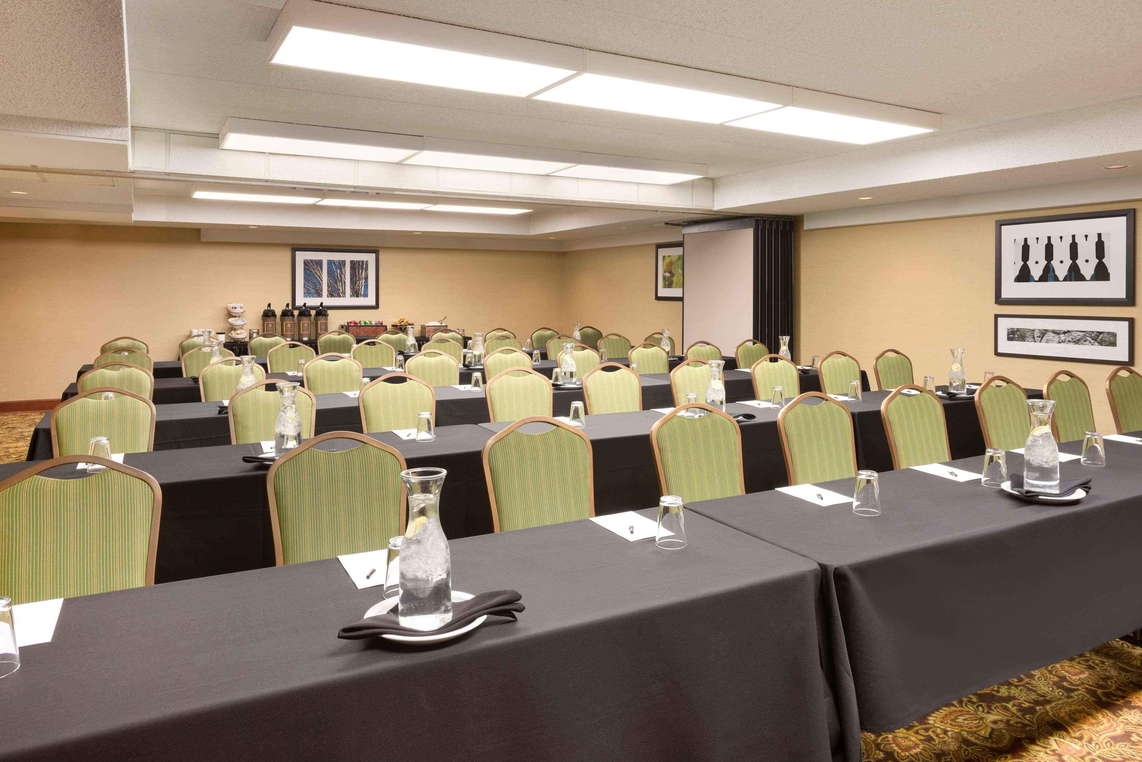 Wingate By Wyndham Lincoln Airport East Otel Dış mekan fotoğraf