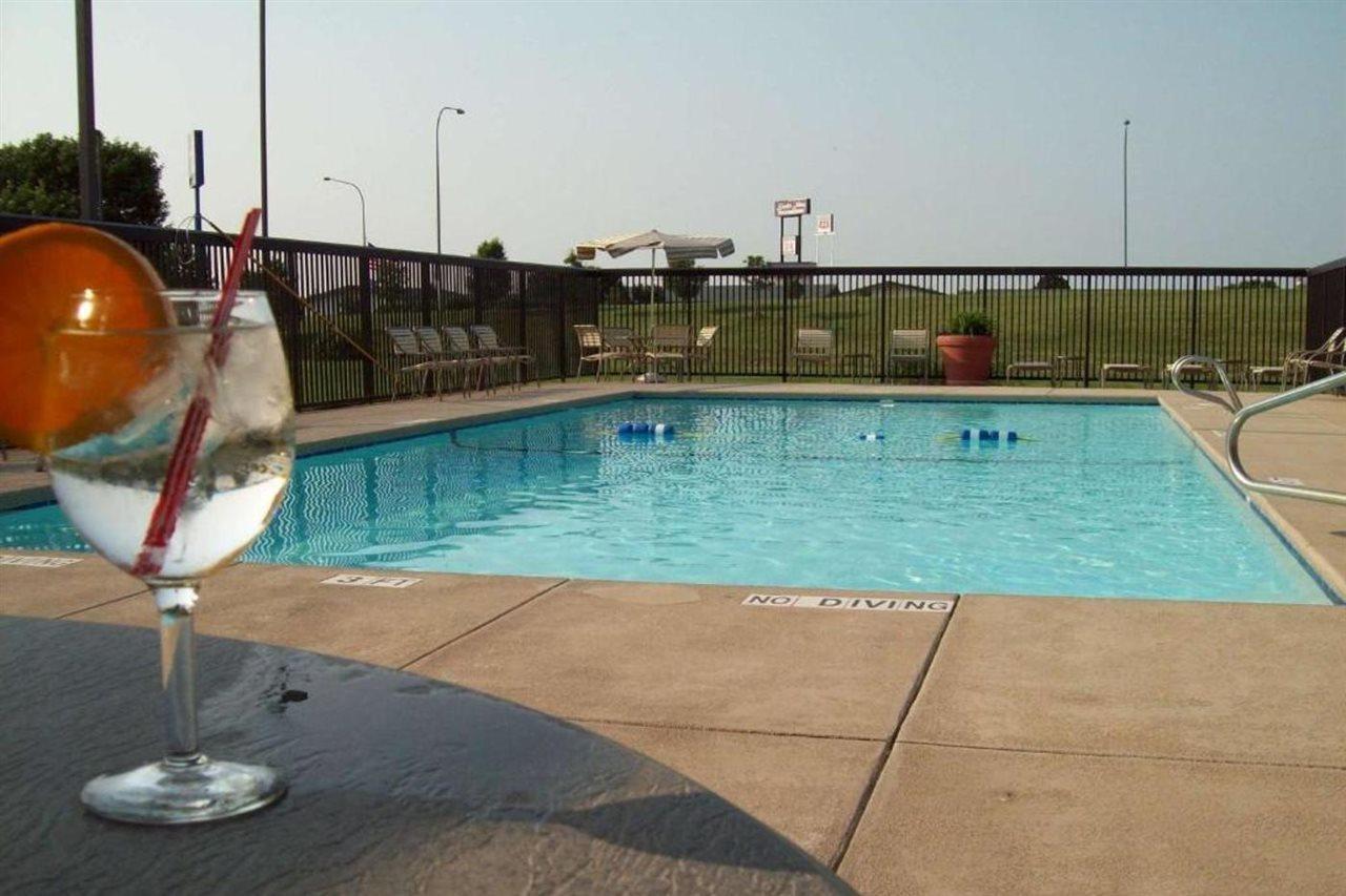 Wingate By Wyndham Lincoln Airport East Otel Dış mekan fotoğraf
