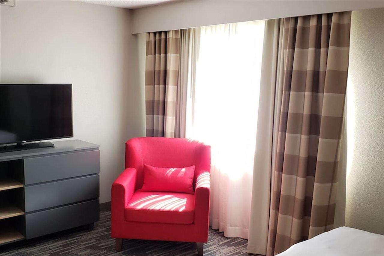 Wingate By Wyndham Lincoln Airport East Otel Dış mekan fotoğraf