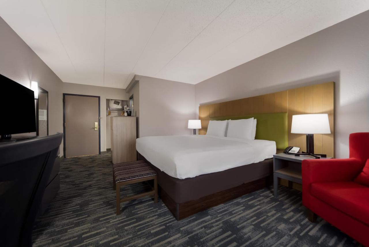 Wingate By Wyndham Lincoln Airport East Otel Dış mekan fotoğraf